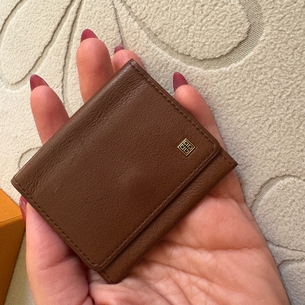 Givenchy Elegant Brown Leather Card Holder mini like new